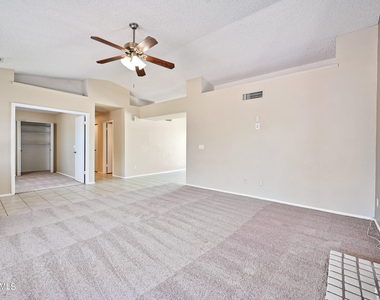 6830 E Paradise Lane - Photo Thumbnail 5