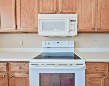 6830 E Paradise Lane - Photo Thumbnail 9