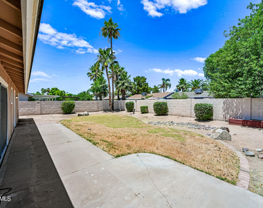6830 E Paradise Lane - Photo Thumbnail 23