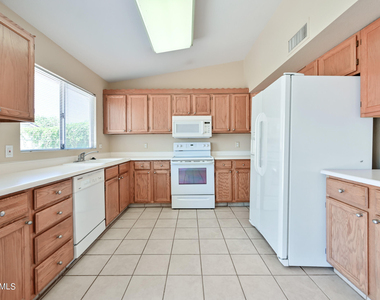 6830 E Paradise Lane - Photo Thumbnail 7