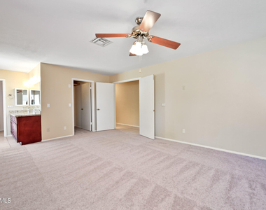 6830 E Paradise Lane - Photo Thumbnail 18