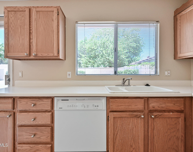 6830 E Paradise Lane - Photo Thumbnail 8