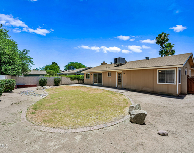 6830 E Paradise Lane - Photo Thumbnail 24