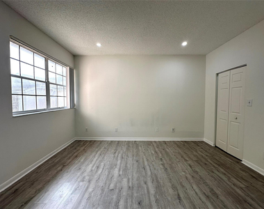 641 Cypress Lake Boulevard - Photo Thumbnail 14