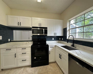 641 Cypress Lake Boulevard - Photo Thumbnail 12