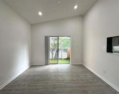 641 Cypress Lake Boulevard - Photo Thumbnail 3