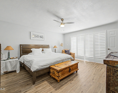 4525 N 66th Street - Photo Thumbnail 12