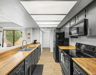 4525 N 66th Street - Photo Thumbnail 8