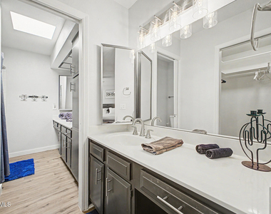 4525 N 66th Street - Photo Thumbnail 14