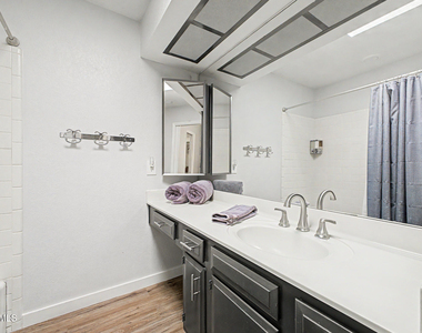 4525 N 66th Street - Photo Thumbnail 15