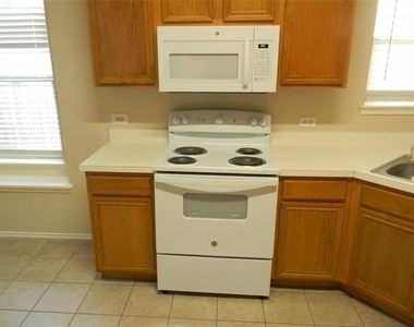 11929 Porcupine Drive - Photo Thumbnail 8