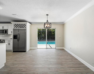 10884 Gantry Street - Photo Thumbnail 6