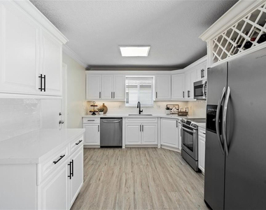 10884 Gantry Street - Photo Thumbnail 8