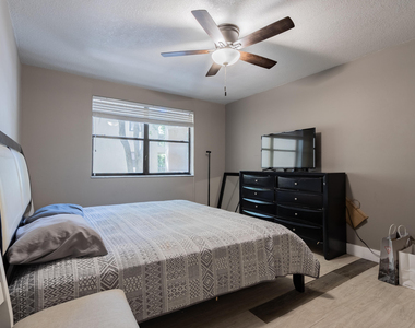 8100 Geneva Court - Photo Thumbnail 13