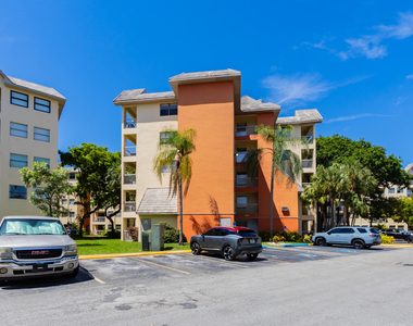 8100 Geneva Court - Photo Thumbnail 16