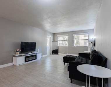 8100 Geneva Court - Photo Thumbnail 7