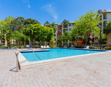 8100 Geneva Court - Photo Thumbnail 17