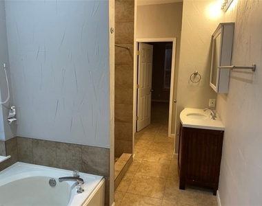 3403 Broadview Court - Photo Thumbnail 7