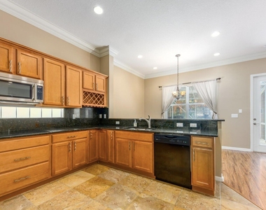 1088 Grove Park Circle - Photo Thumbnail 12