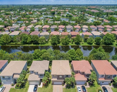 1088 Grove Park Circle - Photo Thumbnail 15