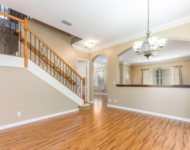 1088 Grove Park Circle - Photo Thumbnail 6