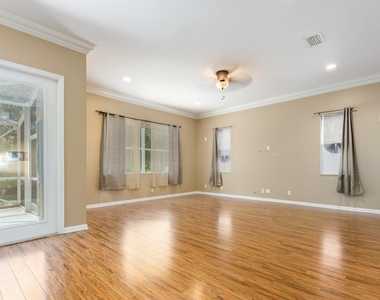 1088 Grove Park Circle - Photo Thumbnail 9