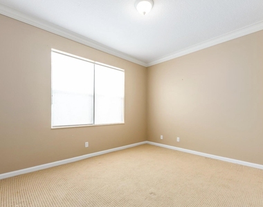 1088 Grove Park Circle - Photo Thumbnail 25