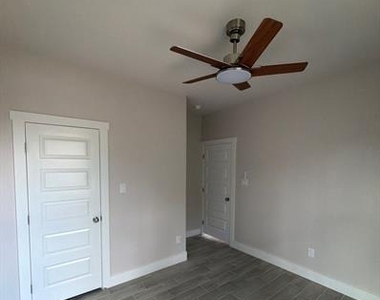 5621 San Jacinto Drive - Photo Thumbnail 7