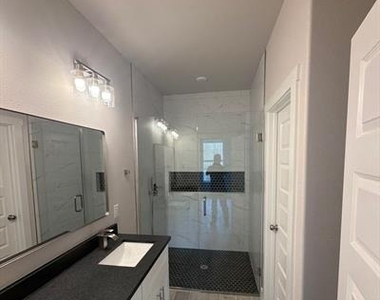 5621 San Jacinto Drive - Photo Thumbnail 6