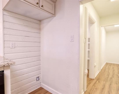 315 E Avenue F - Photo Thumbnail 21