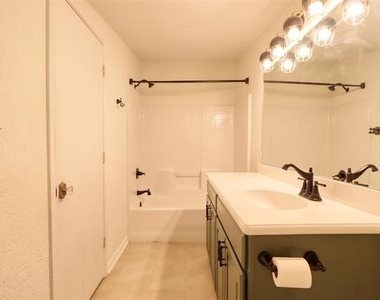 315 E Avenue F - Photo Thumbnail 27