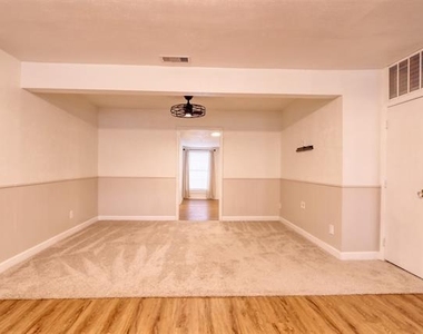 315 E Avenue F - Photo Thumbnail 9