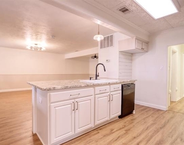315 E Avenue F - Photo Thumbnail 20