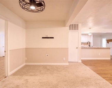315 E Avenue F - Photo Thumbnail 15