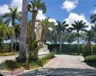 9905 Baywinds Boulevard - Photo Thumbnail 1