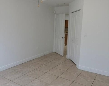 9905 Baywinds Boulevard - Photo Thumbnail 12