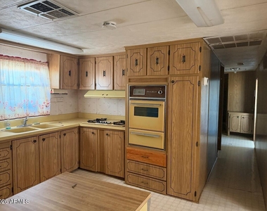 131 N 88th Way - Photo Thumbnail 1