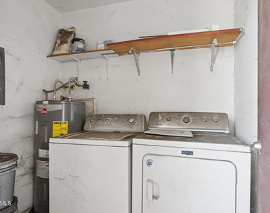 1927 E Hampton Avenue - Photo Thumbnail 20