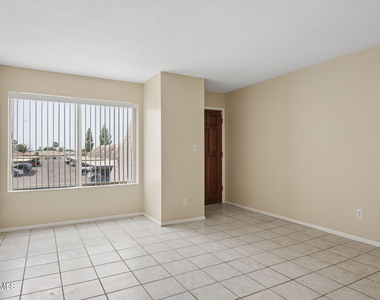 1927 E Hampton Avenue - Photo Thumbnail 21