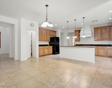 1922 S Sunnyvale Avenue - Photo Thumbnail 3