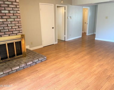 5129 E Emile Zola Avenue - Photo Thumbnail 6