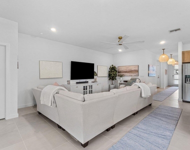 1991 Ne Ocean Dunes Drive - Photo Thumbnail 15