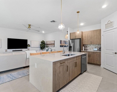 1991 Ne Ocean Dunes Drive - Photo Thumbnail 18