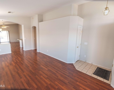 449 N Windsor -- - Photo Thumbnail 5