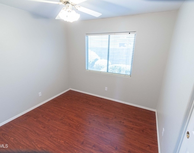 449 N Windsor -- - Photo Thumbnail 19