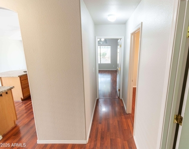 449 N Windsor -- - Photo Thumbnail 18