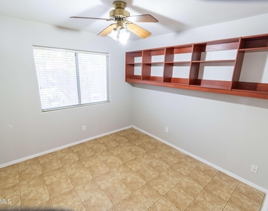 449 N Windsor -- - Photo Thumbnail 16