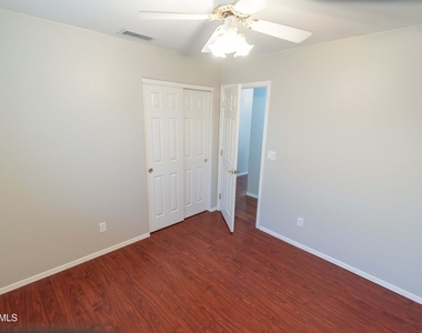 449 N Windsor -- - Photo Thumbnail 20