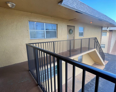 1061 Nw 45th Street - Photo Thumbnail 10