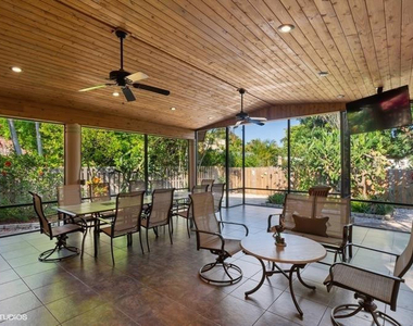 1324 Ne 16th Terrace - Photo Thumbnail 11